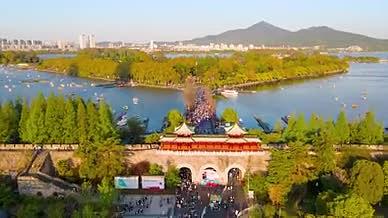 4k航拍延时南京玄武湖公园视频的预览图